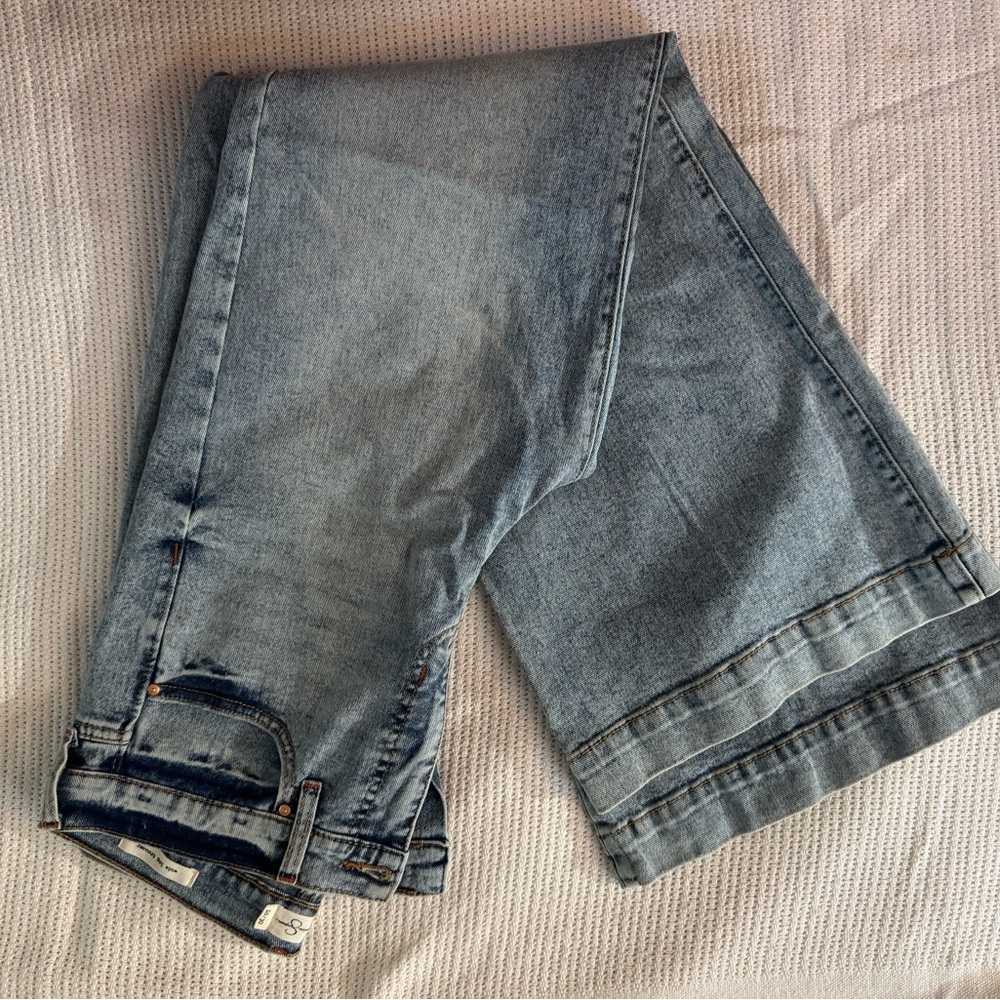 Jessica Simpson Wide Leg Jeans – Light Wash, Size 10/30